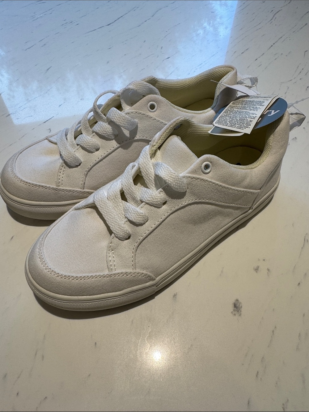 GAP Kids White Canvas Lace Sneakers - Classic Low-Top LITTLE KID 2 NWT